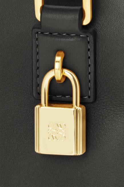 Black Amazona 16 Square bag in nappa calfskin Loewe 84PR140 Women