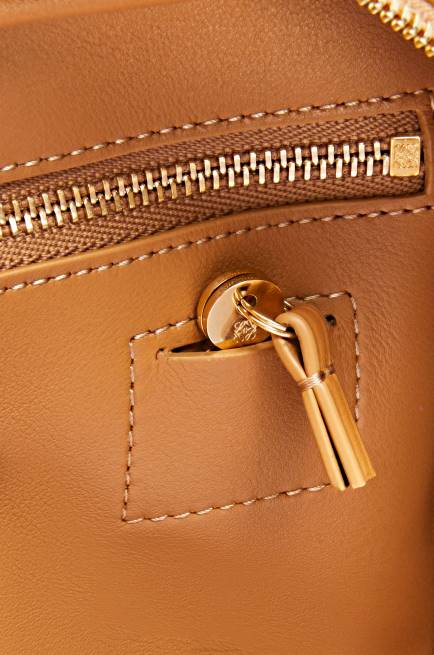 Warm Desert Amazona 23 in nappa calfskin Loewe 84PR176 Women