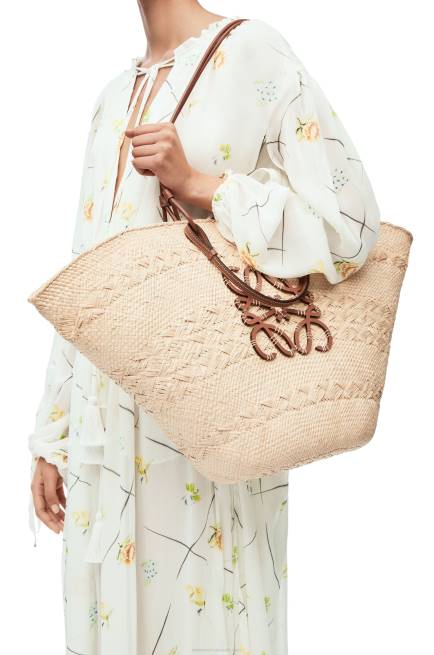 Natural/Tan Large Anagram Basket bag in iraca palm and calfskin Loewe 84PR17 Women