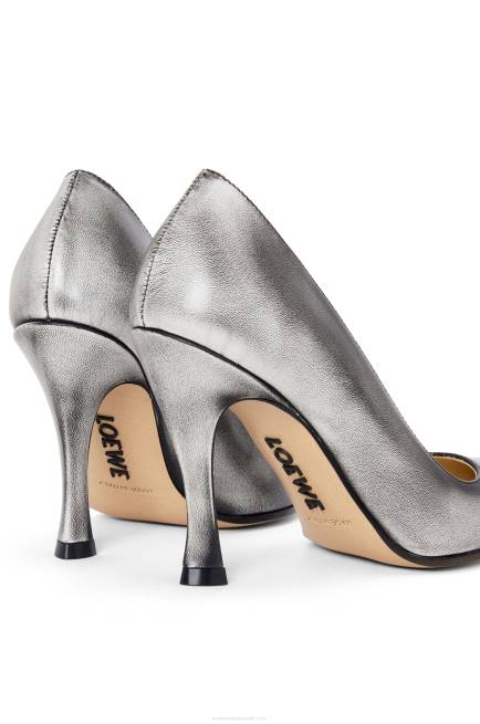 Anthurium White/Black Comic classic pump in calfskin Loewe 84PR749 Women