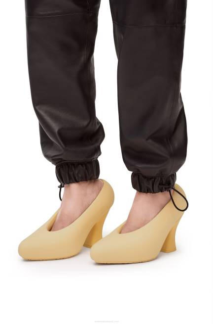 Oat Milk Comic foam pump in light foam rubber Loewe 84PR732 Women